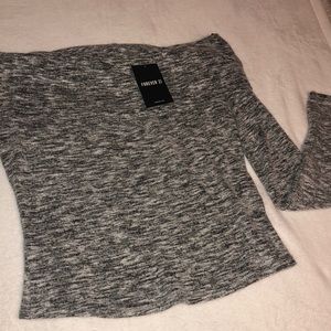 off-shoulder long sleeve top